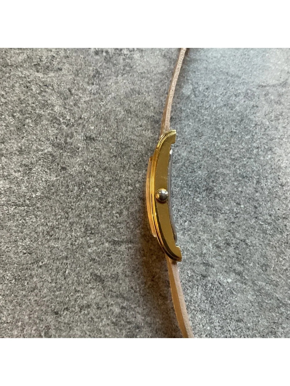 Rare Vintage Armitron 20/2102 23mm Curved Case Women's Watch Leather Band B-E